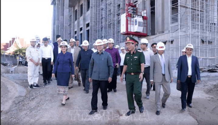 Thủ tướng Lào đánh giá cao tiến độ và chất lượng công trình Tòa nhà Quốc hội - quà tặng của Việt Nam