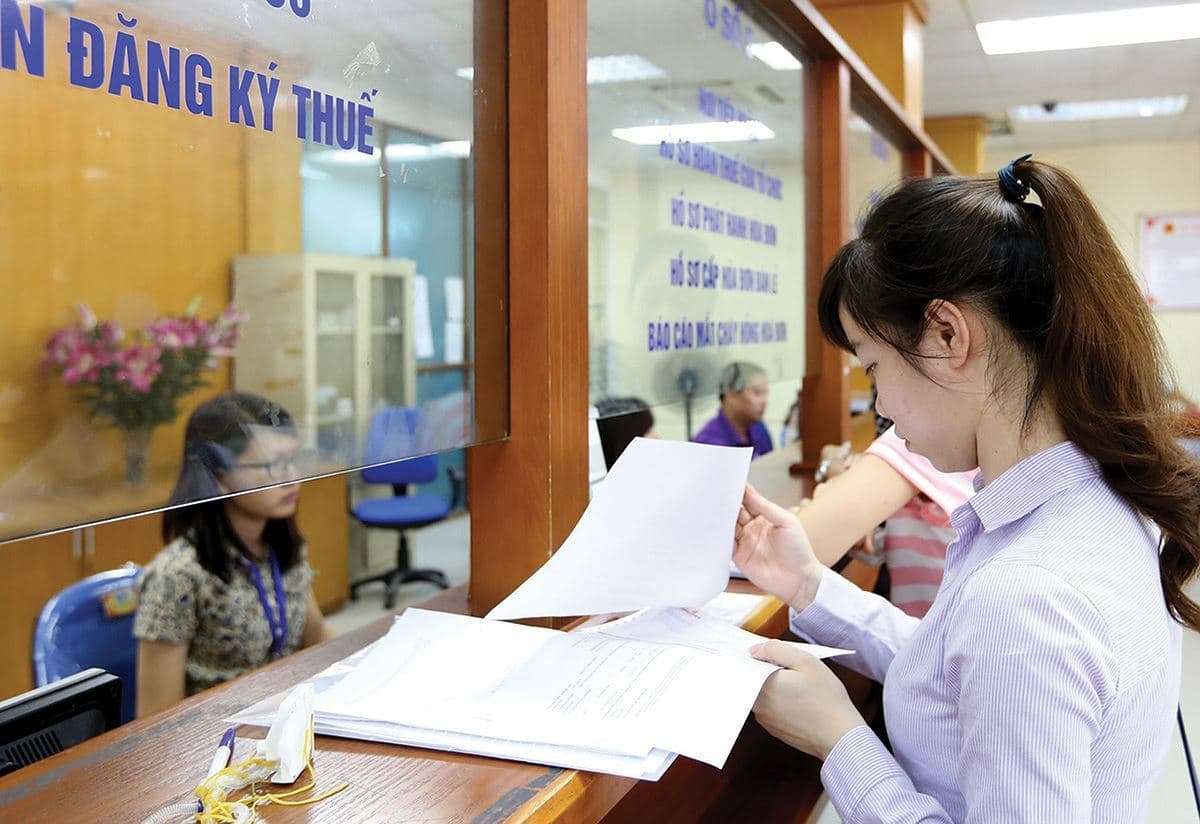 Tặng đất thì có phải nộp thuế thu nhập cá nhân không?