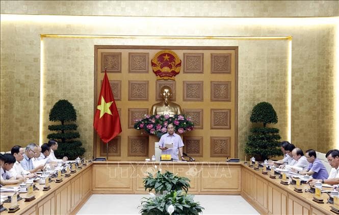 Thủ tướng Nguyễn Xuân Phúc chủ trì họp cơ cấu lại hệ thống các tổ chức tín dụng