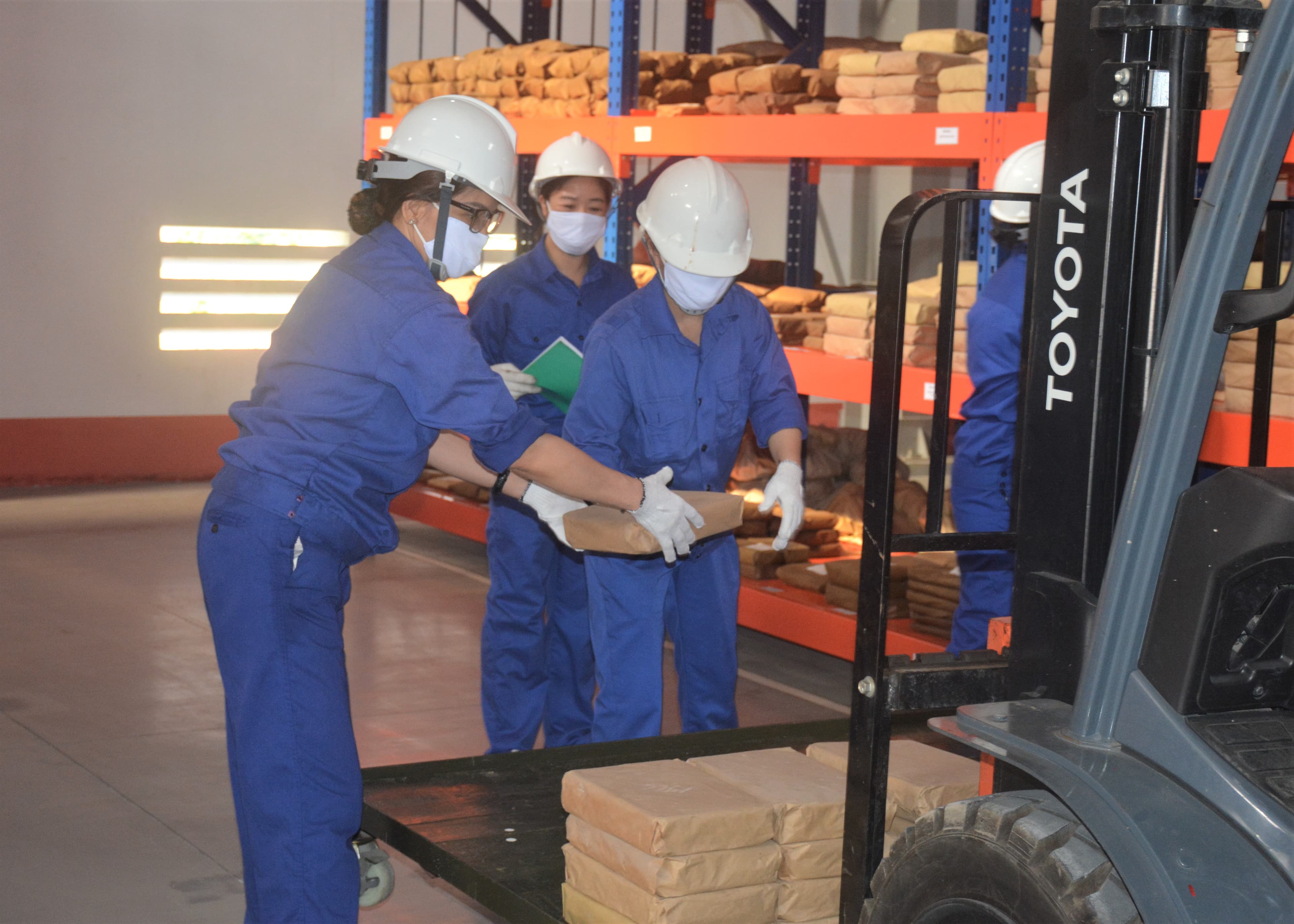 Nét đẹp chính quy từ ''Nhà kho kiểu mẫu''