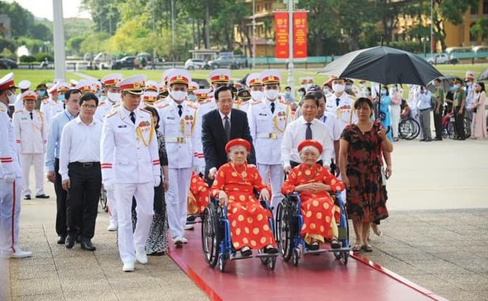 Triển khai đúng hướng, toàn diện và thực chất, có trọng tâm, trọng điểm