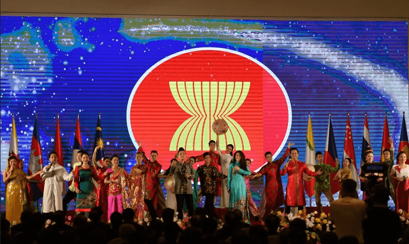Việt Nam với vai trò dẫn dắt ASEAN vượt qua thách thức