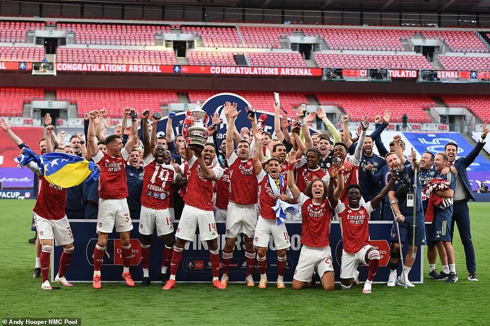 Arsenal vô địch cúp FA