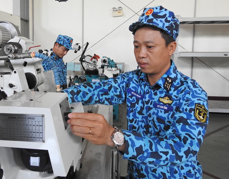 Tổ trưởng sáng tạo, mẫu mực