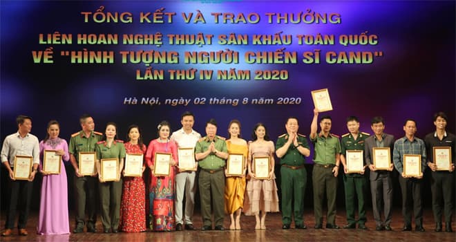 Bế mạc Liên hoan sân khấu về “Hình tượng người chiến sĩ CAND” năm 2020