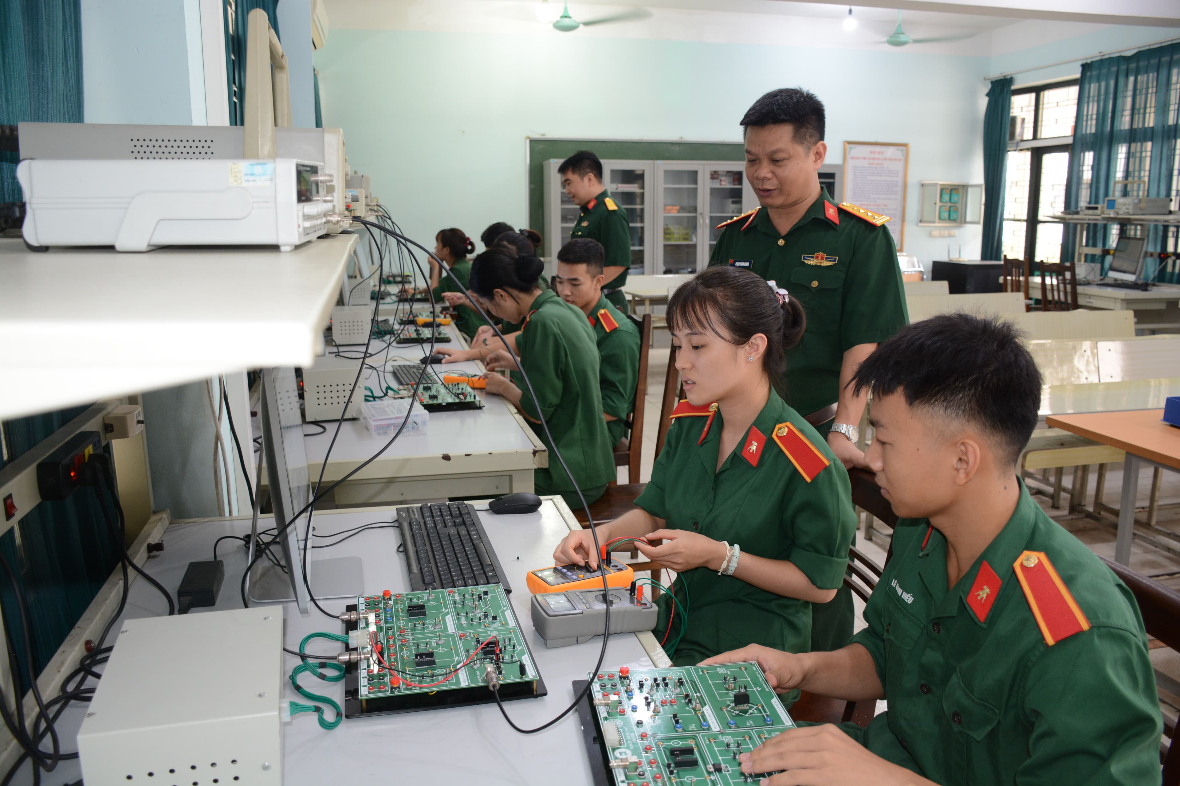 Nỗ lực hoàn thành nhiều nhiệm vụ mới