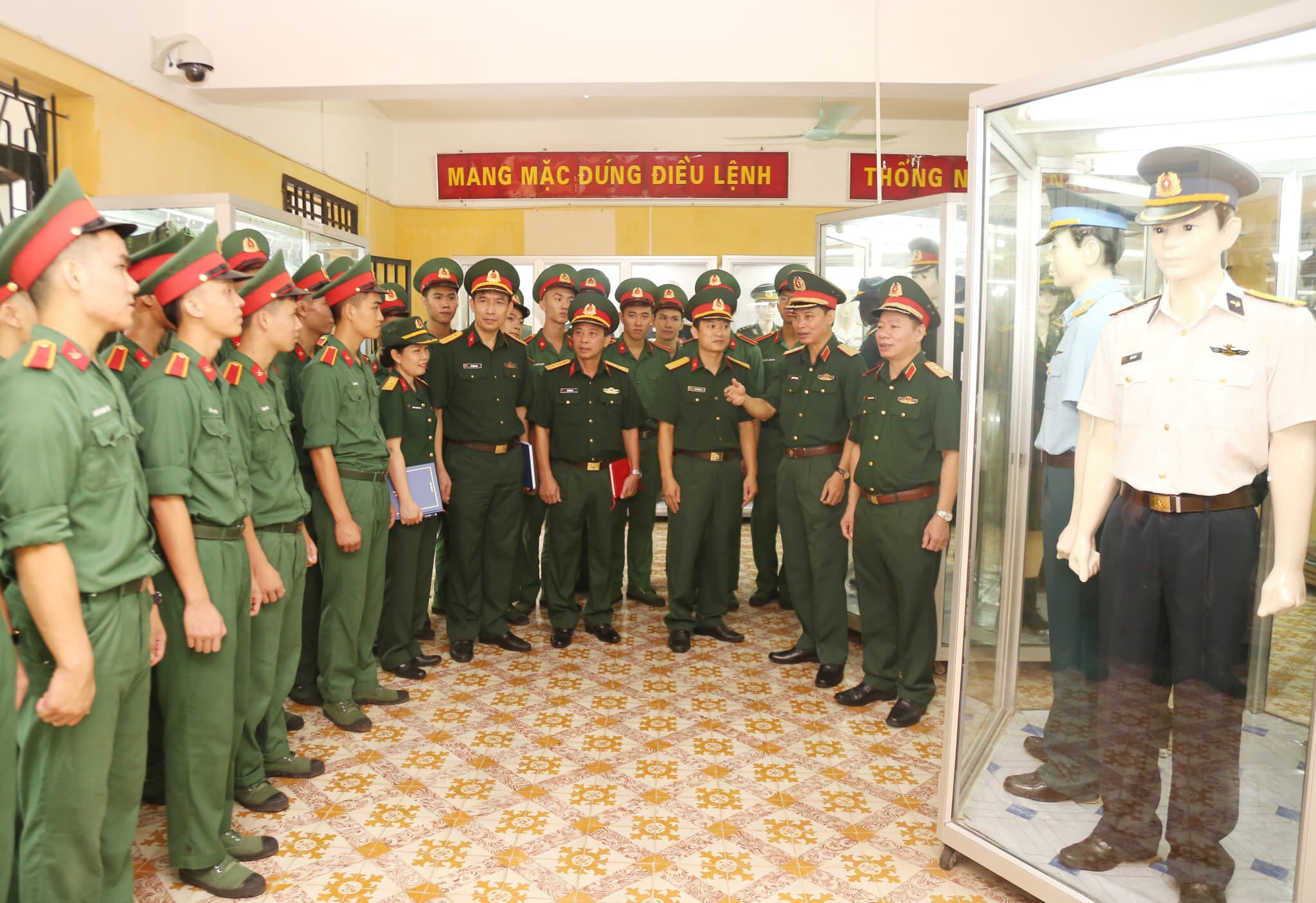 Tập trung lãnh đạo nâng cao chất lượng giáo dục-đào tạo và nghiên cứu khoa học