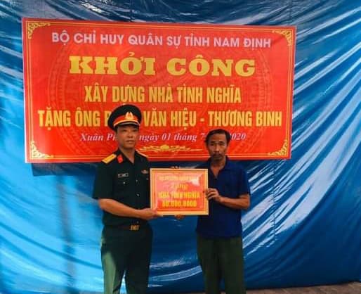 Xây nhà tình nghĩa tặng thương binh Phạm Văn Hiệu