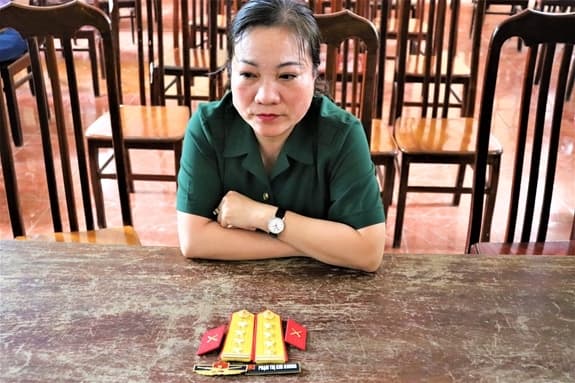 Bắt quả tang đối tượng giả danh đại tá quân đội