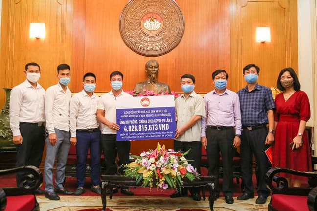 Tiếp tục nhận được nhiều ủng hộ phòng, chống dịch Covid-19