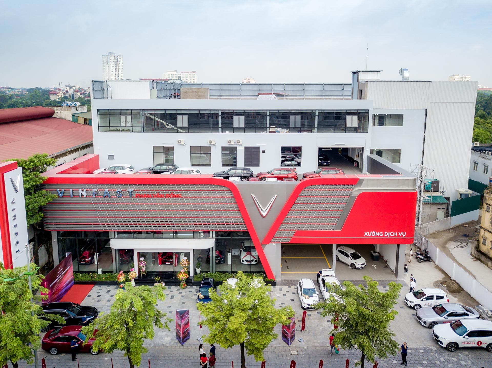 Khám phá showroom VinFast mới rộng gần 5.000m2 tại Hà Nội