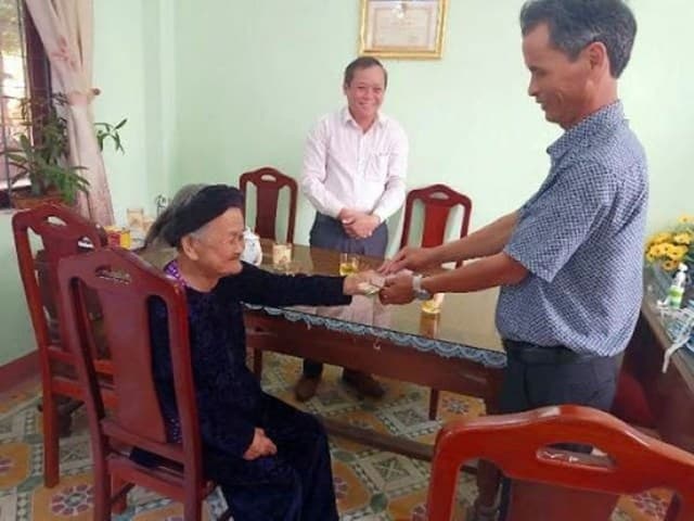 TÔN VINH NHỮNG TẤM LÒNG NHÂN ÁI