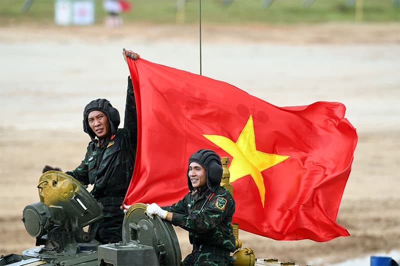 Trận đầu xe tăng chiến thắng