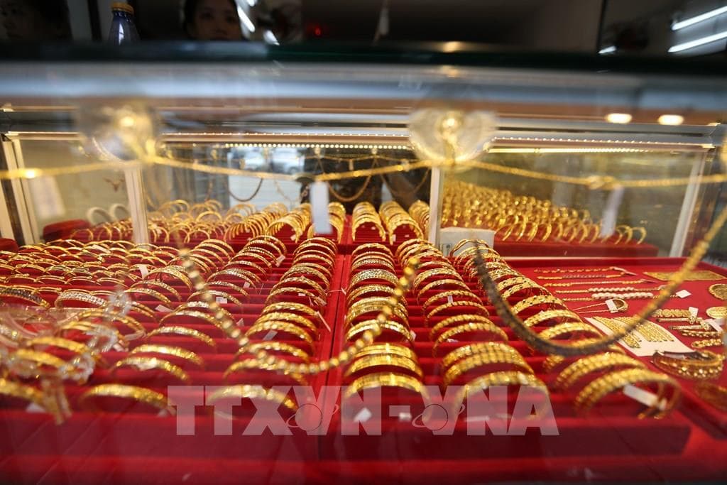 Giá vàng trong nước giảm 400 nghìn đồng/lượng
