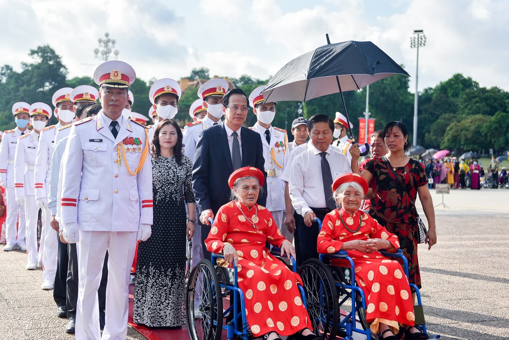 Công trình của lòng dân, ý Đảng, vĩnh hằng với non sông đất nước