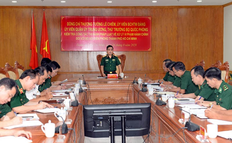 Thượng tướng Lê Chiêm kiểm tra, làm việc tại Bộ đội Biên phòng TP Hồ Chí Minh