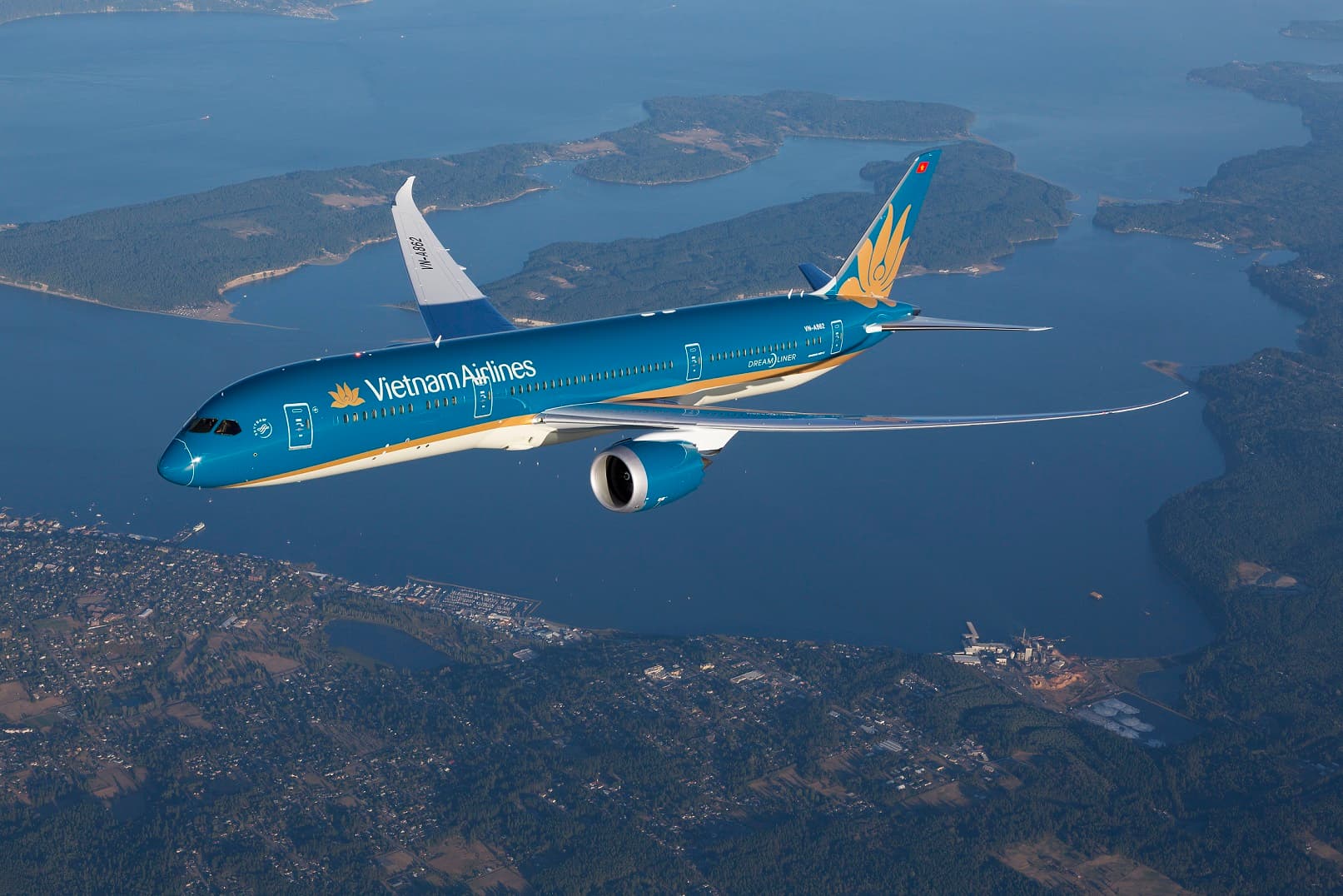 Vietnam Airlines tặng hàng trăm vé máy bay cho thủ khoa đầu vào đại học, cao đẳng