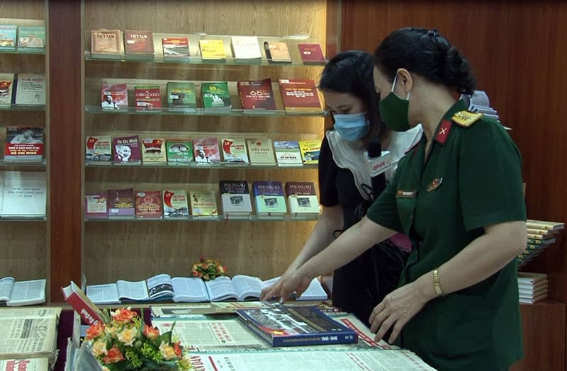 Thư viện Quân đội tổ chức triển lãm sách, báo chủ đề “Ký ức ngày độc lập”