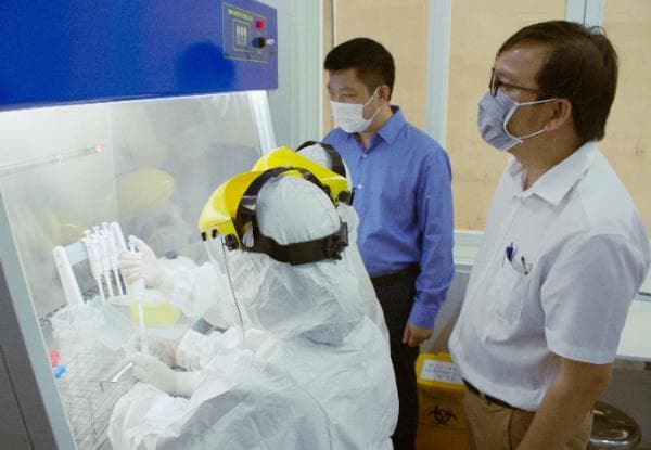 BSR bàn giao hệ thống máy xét nghiệm SARS-CoV-2