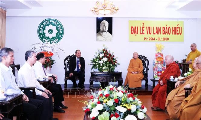 Phó thủ tướng Thường trực Chính phủ Trương Hòa Bình thăm, chúc mừng lãnh đạo Giáo hội Phật giáo Việt Nam