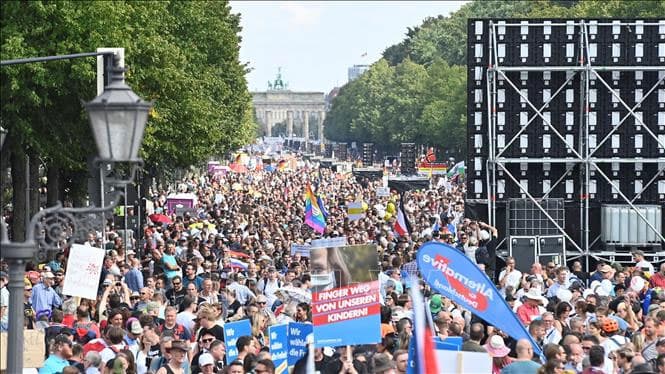 Cảnh sát Đức giải tán biểu tình ở trung tâm Berlin