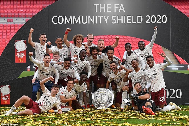 Arsenal lần thứ 16 đoạt Siêu cúp Anh