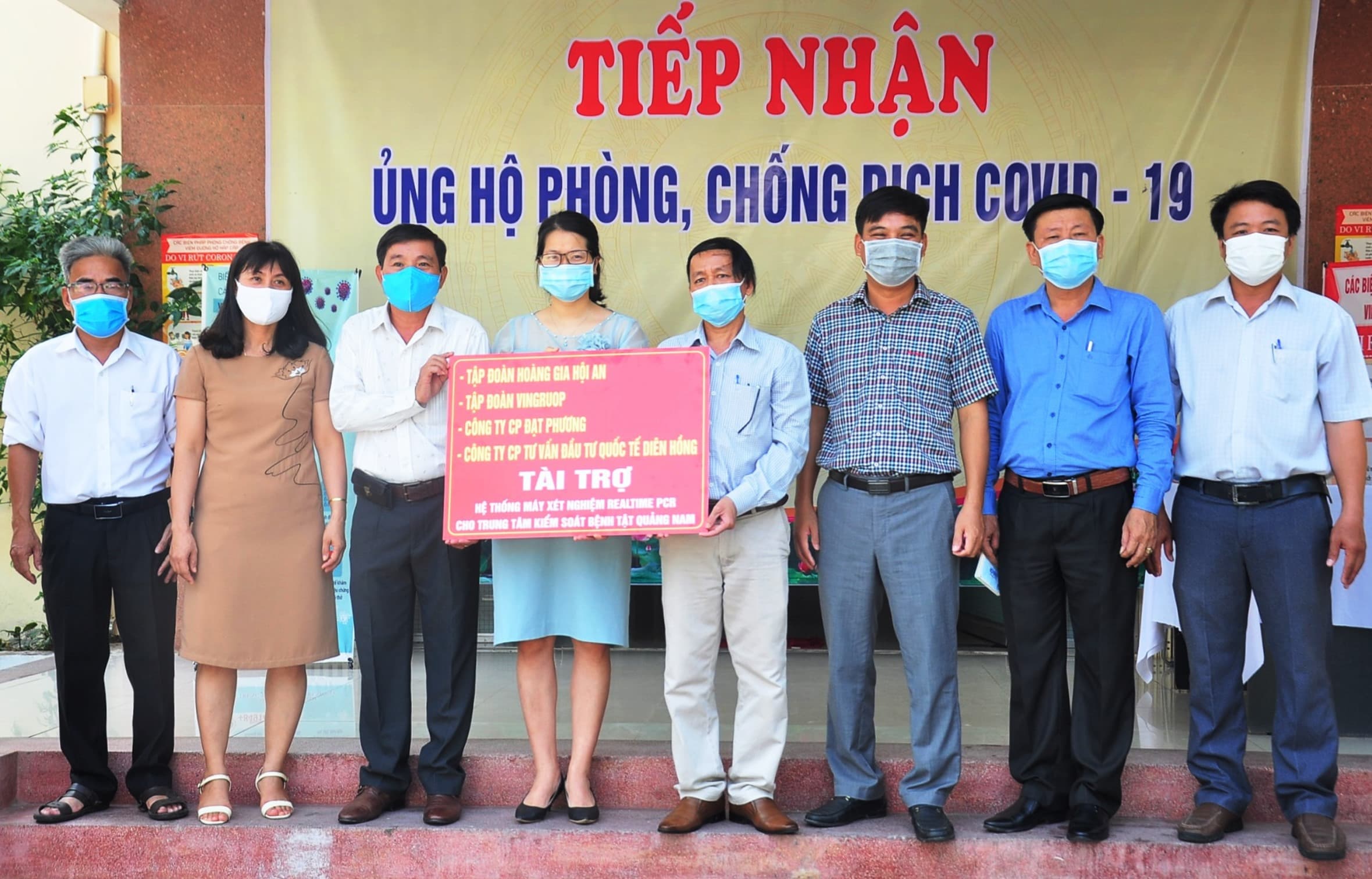 Trao hệ thống xét nghiệm Realtime PCR hỗ trợ Quảng Nam chống dịch