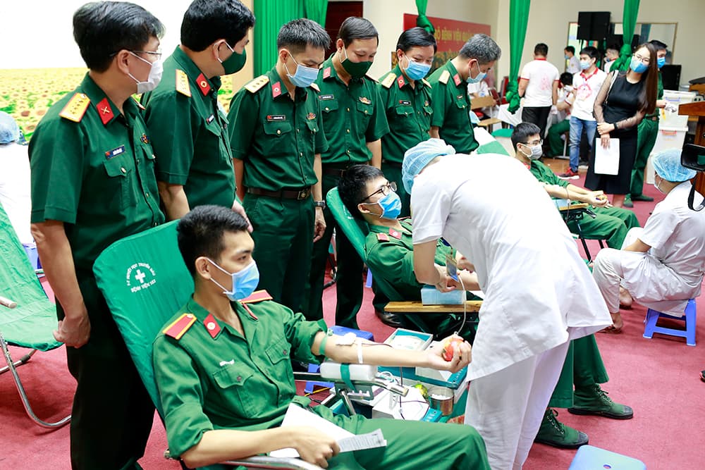 Hơn 600 học viên, đoàn viên thanh niên Học viện Quân y tham gia hiến máu, cứu người