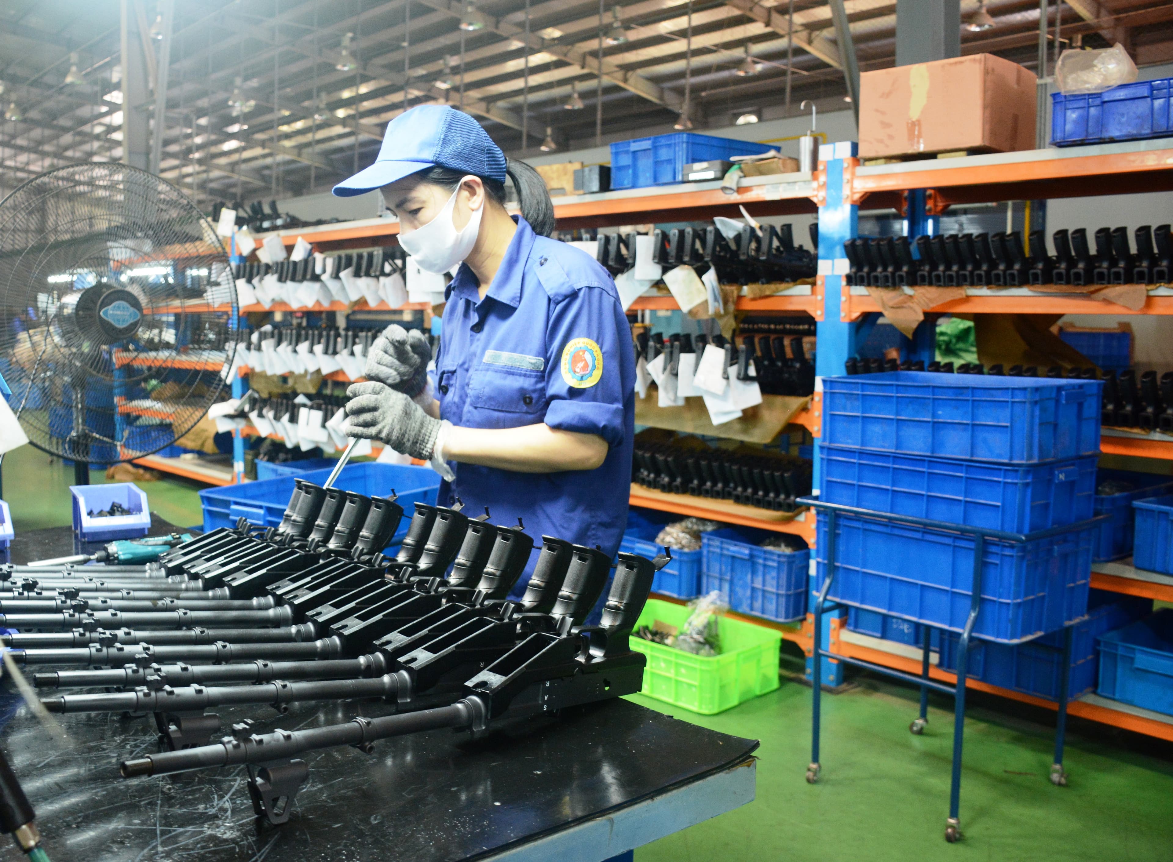 Khắc họa hình tượng người lính thợ ngành công nghiệp quốc phòng
