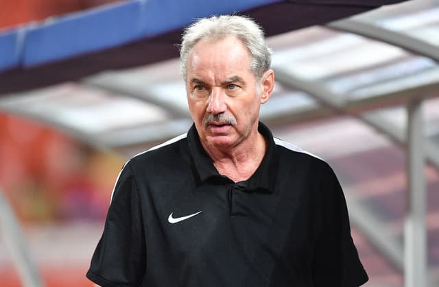 Huấn luyện viên Alfred Riedl qua đời