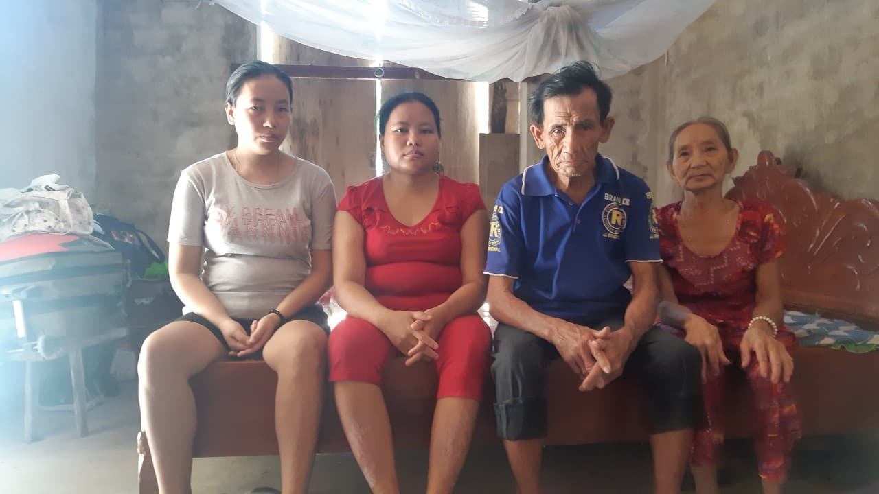 Gia đình cựu thanh niên xung phong có con tâm thần cần giúp đỡ
