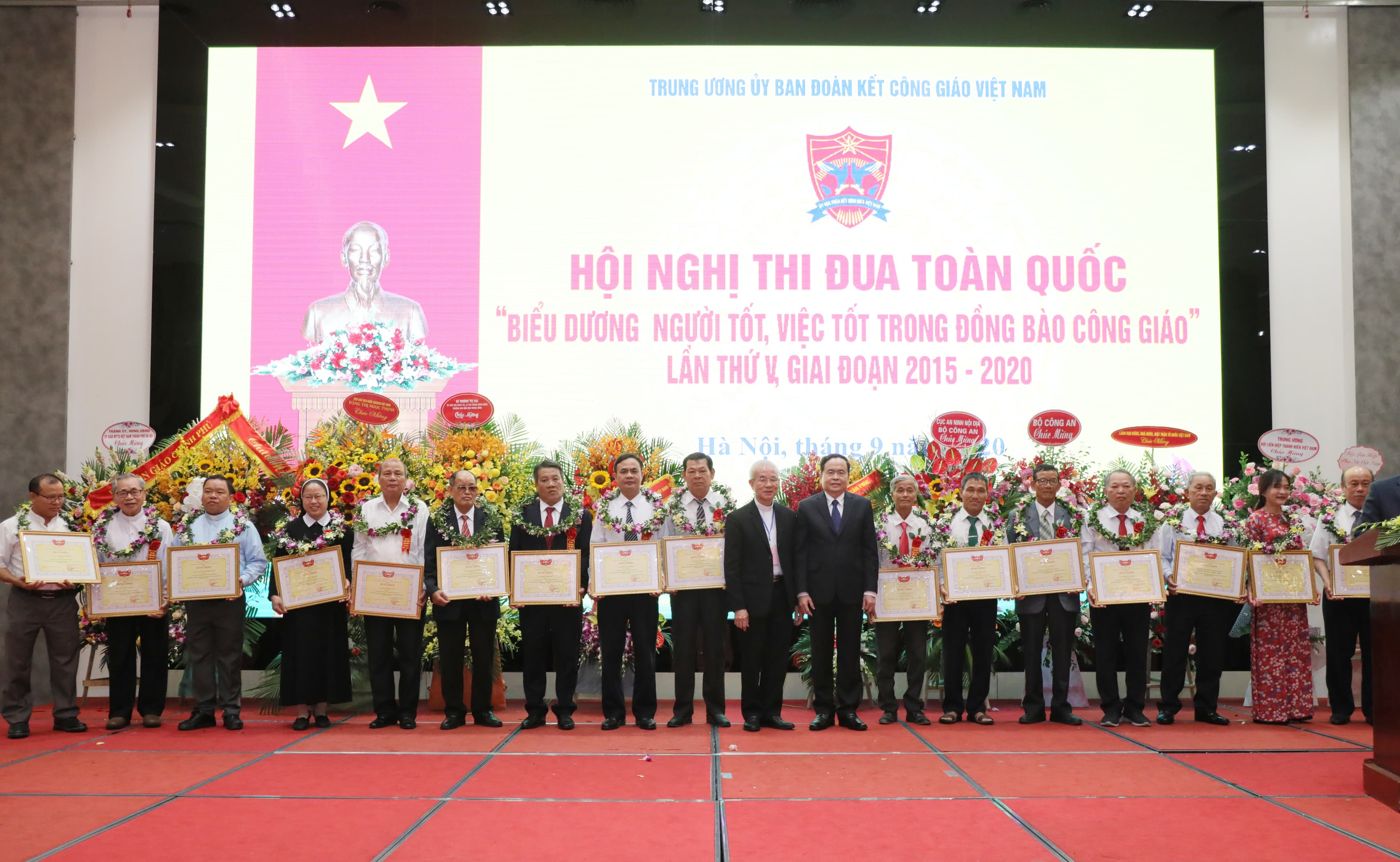Đồng bào công giáo Việt Nam đoàn kết, gắn bó, chung sức đồng lòng xây dựng quê hương