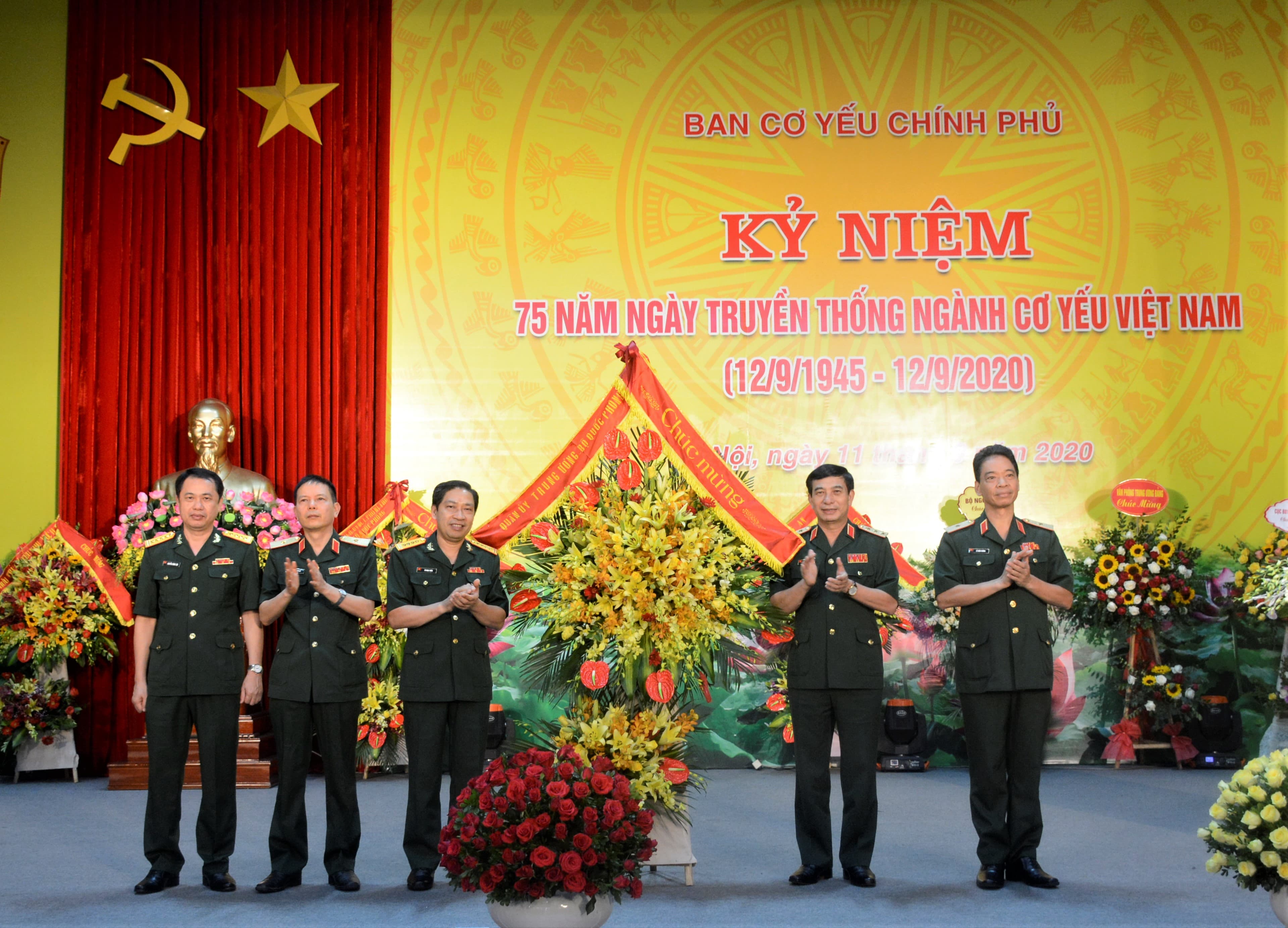 Xây dựng ngành Cơ yếu Việt Nam cách mạng, chính quy, tiến thẳng lên hiện đại