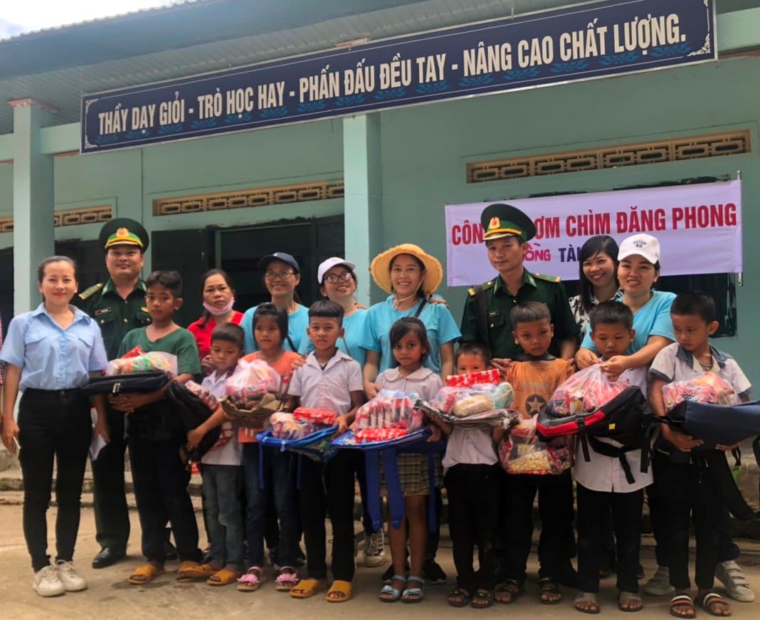 Hỗ trợ học sinh khó khăn ở khu vực biên giới Đắk Lắk
