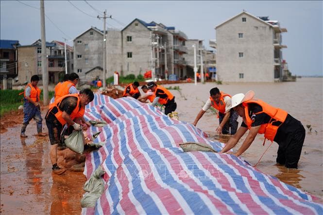 Trung Quốc: Hàng nghìn người sơ tán do vỡ đê tại Cát Lâm