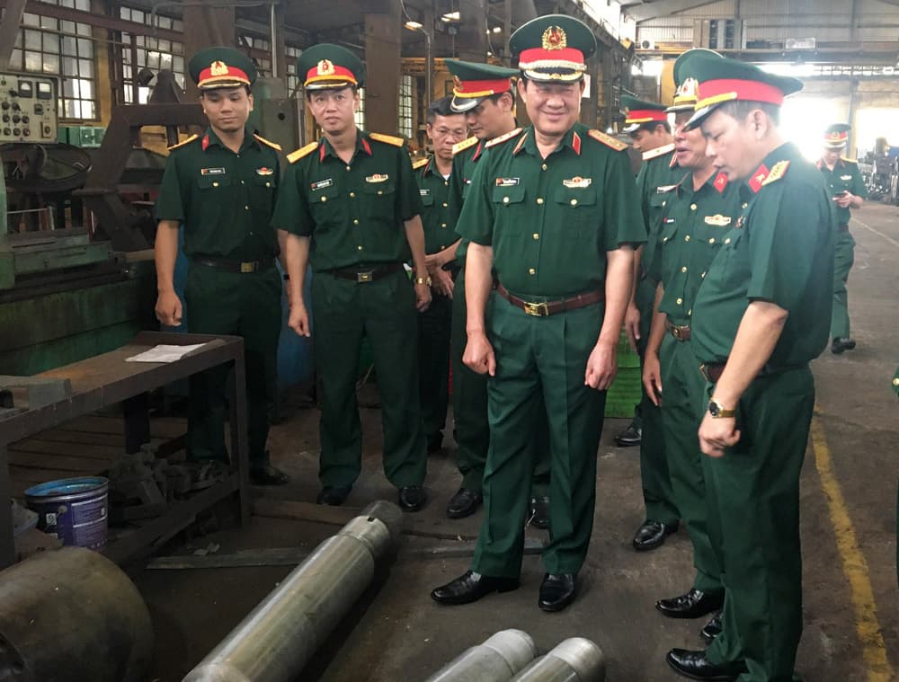 Thượng tướng Bế Xuân Trường kiểm tra và làm việc với nhà máy Z125