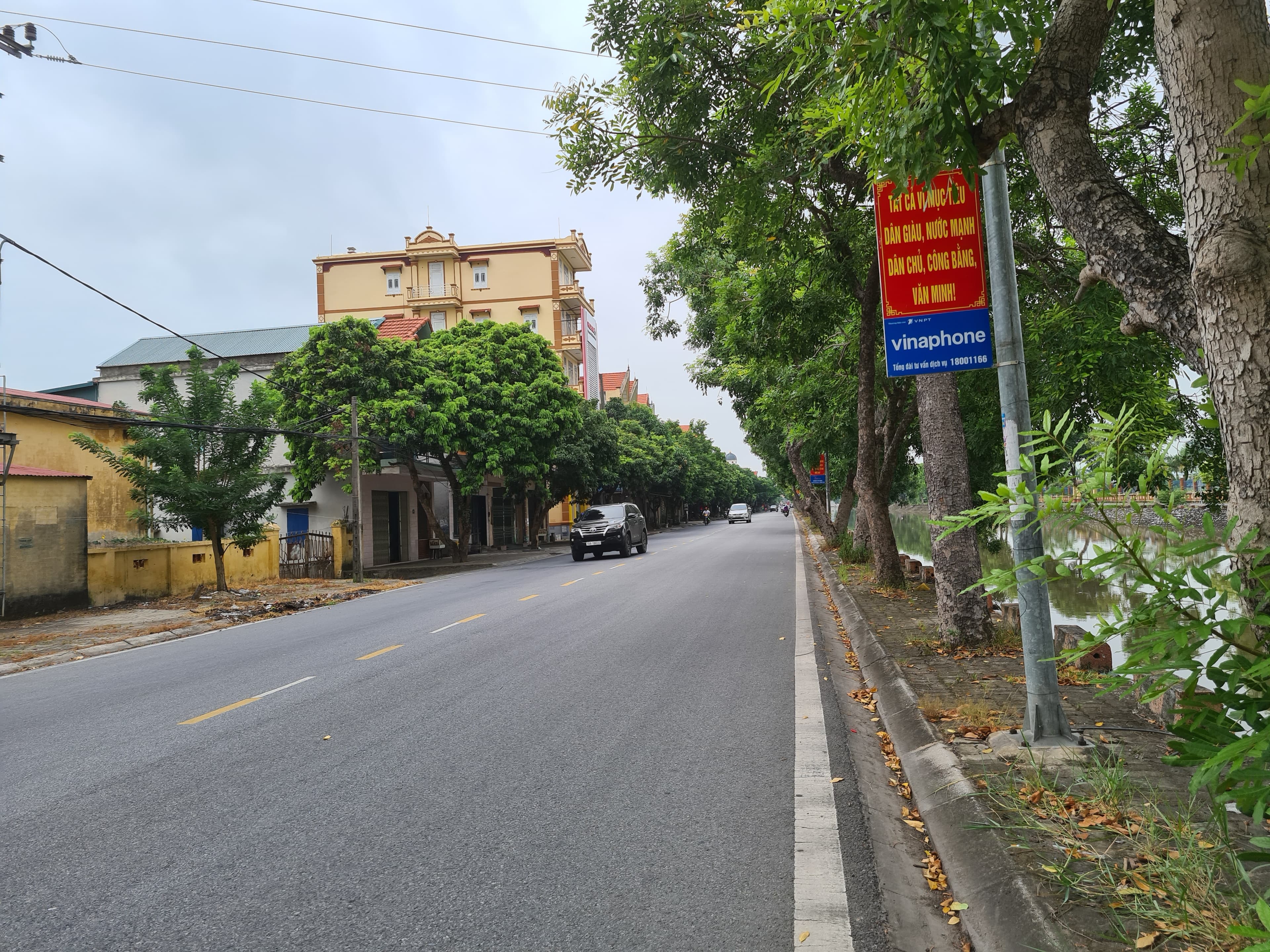 Tốt nhất là thuyết phục người dân tự giác tháo dỡ
