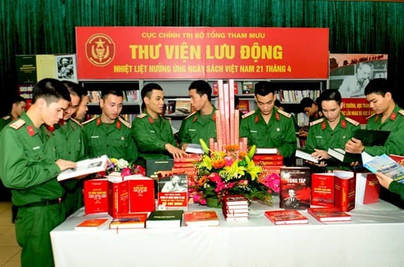 Chăm lo phát triển văn hóa, văn học, nghệ thuật trong quân đội