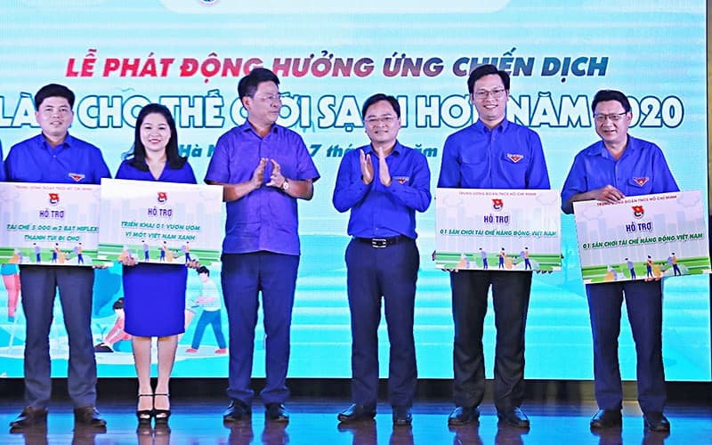 Phát động Chiến dịch "Làm cho thế giới sạch hơn"