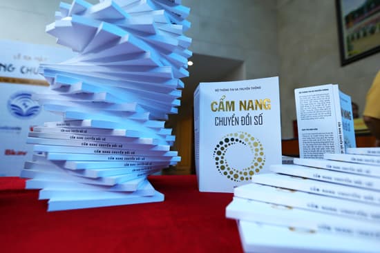 Bộ Thông tin - Truyền thông ra mắt cẩm nang chuyển đổi số