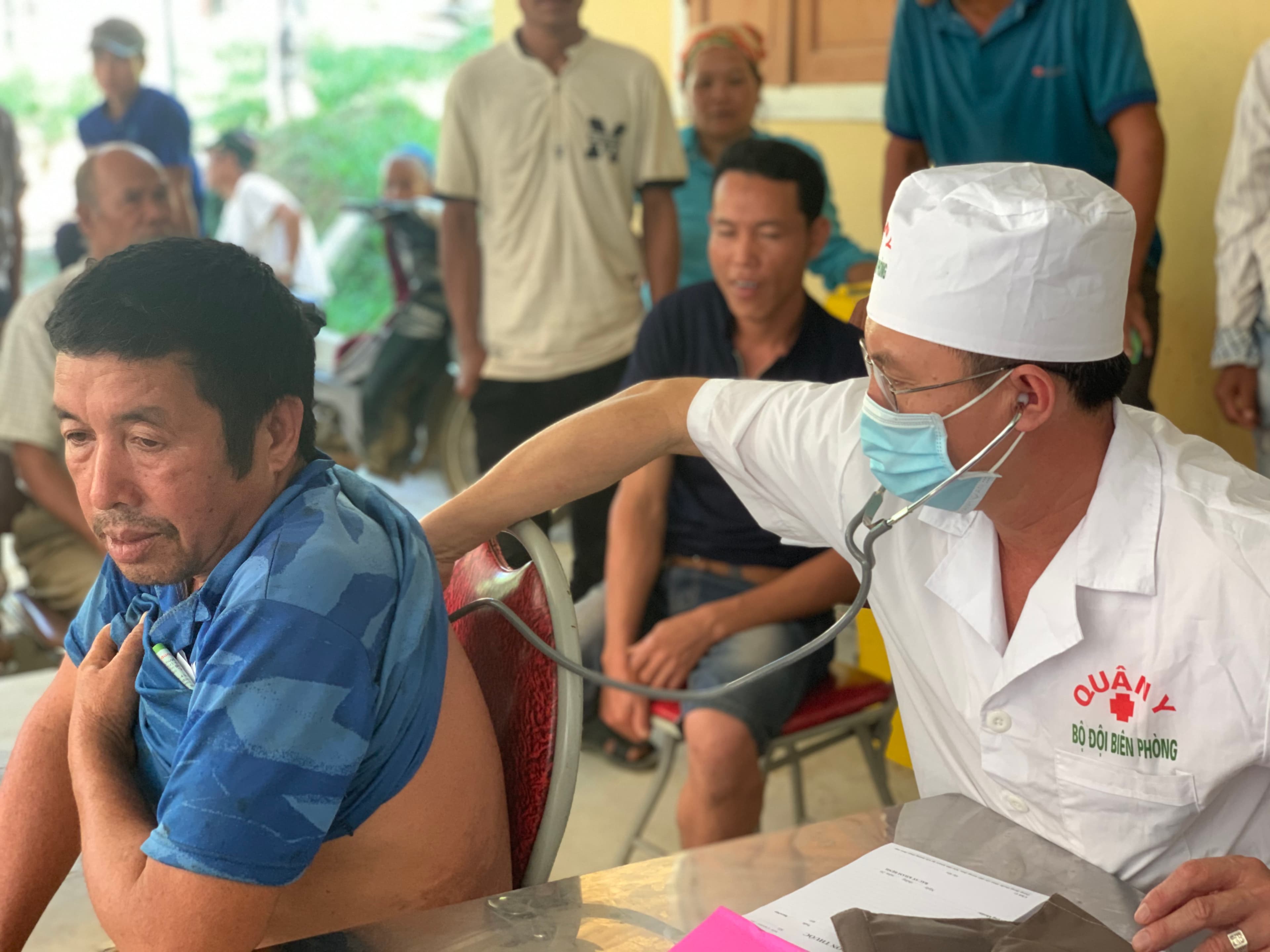 Nghĩa tình với đồng bào nơi biên giới