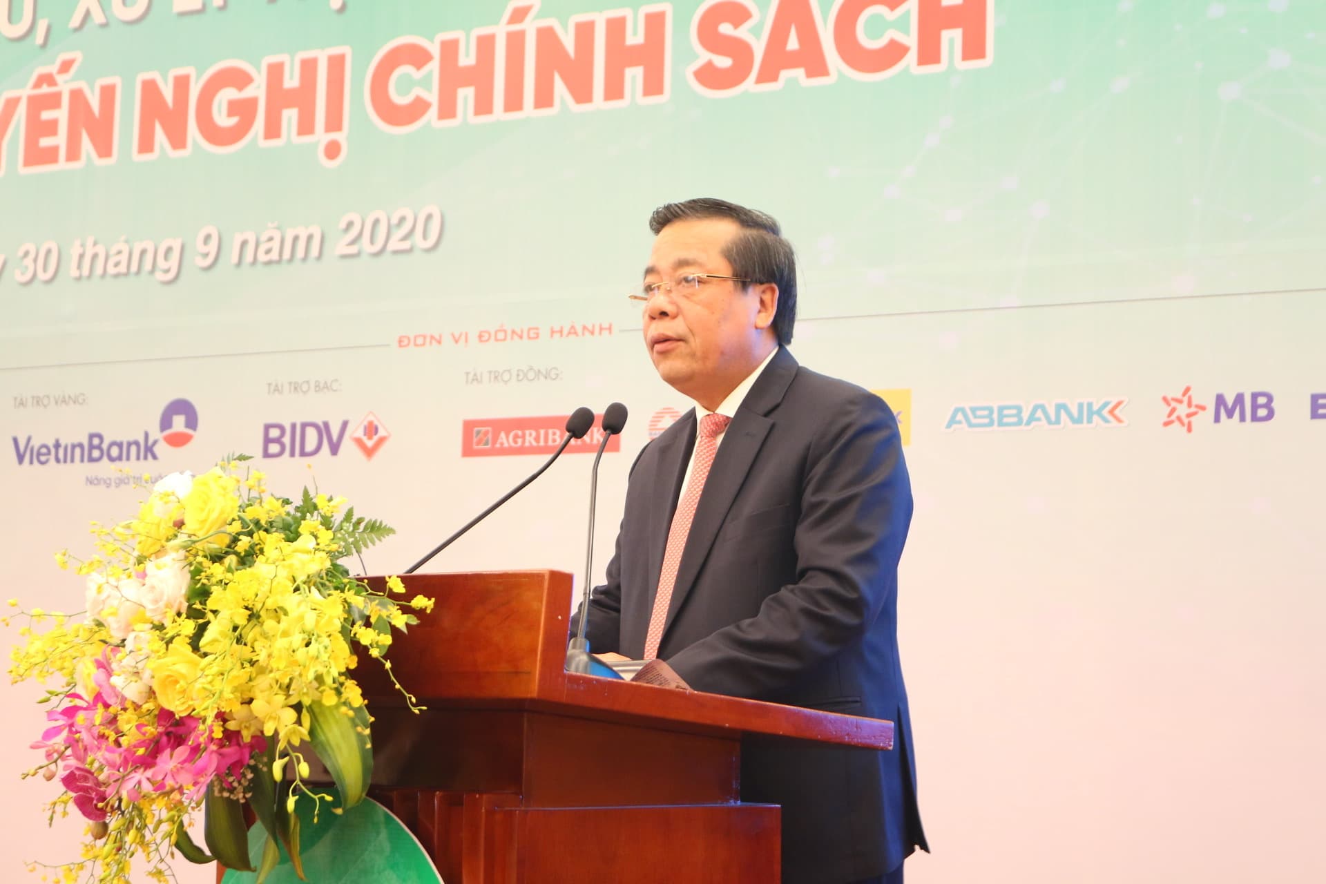 Tăng cường kiểm soát chất lượng tín dụng