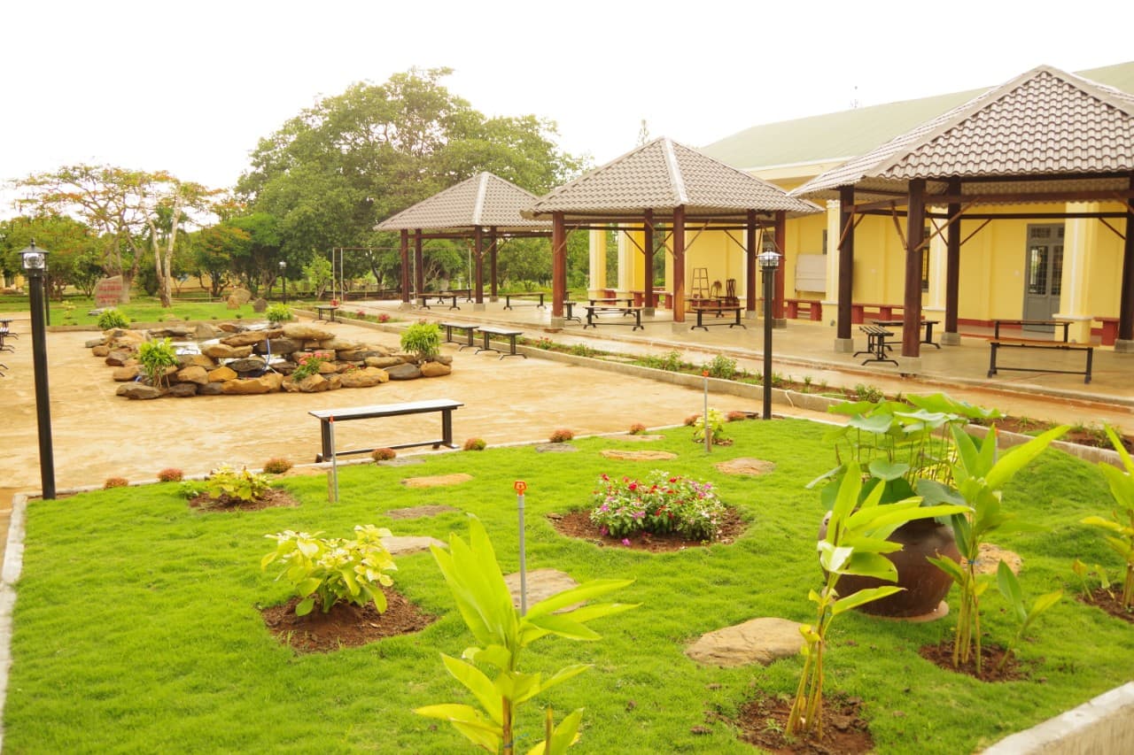 "Công viên xanh" trong doanh trại quân đội