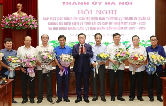 TRỌN NGHĨA, VẸN TÌNH LỚP TRƯỚC - SAU