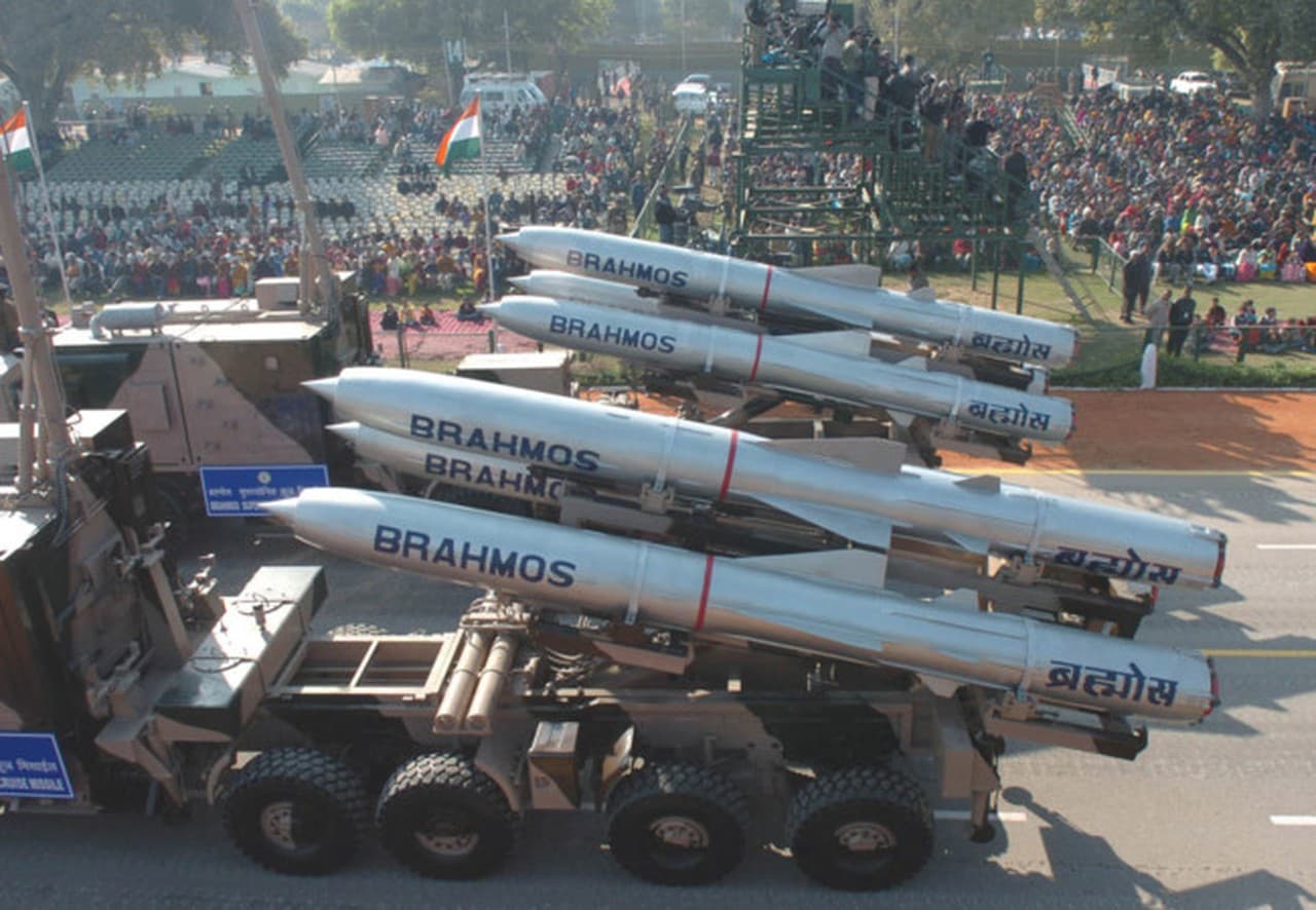 Ấn Độ phóng thử thành công tên lửa BrahMos nối tầm mới