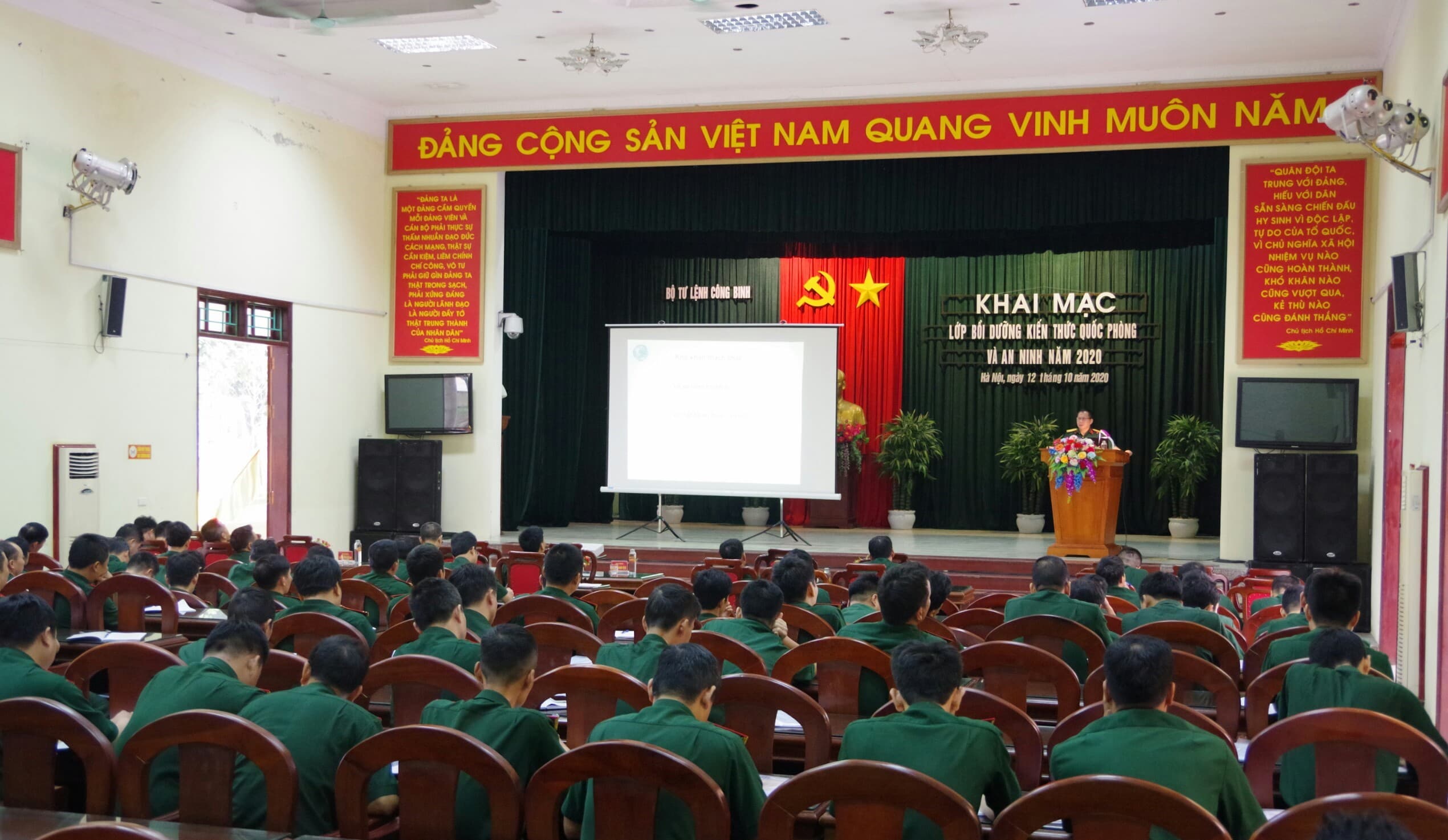 Binh chủng Công binh khai mạc Lớp bồi dưỡng kiến thức quốc phòng và an ninh