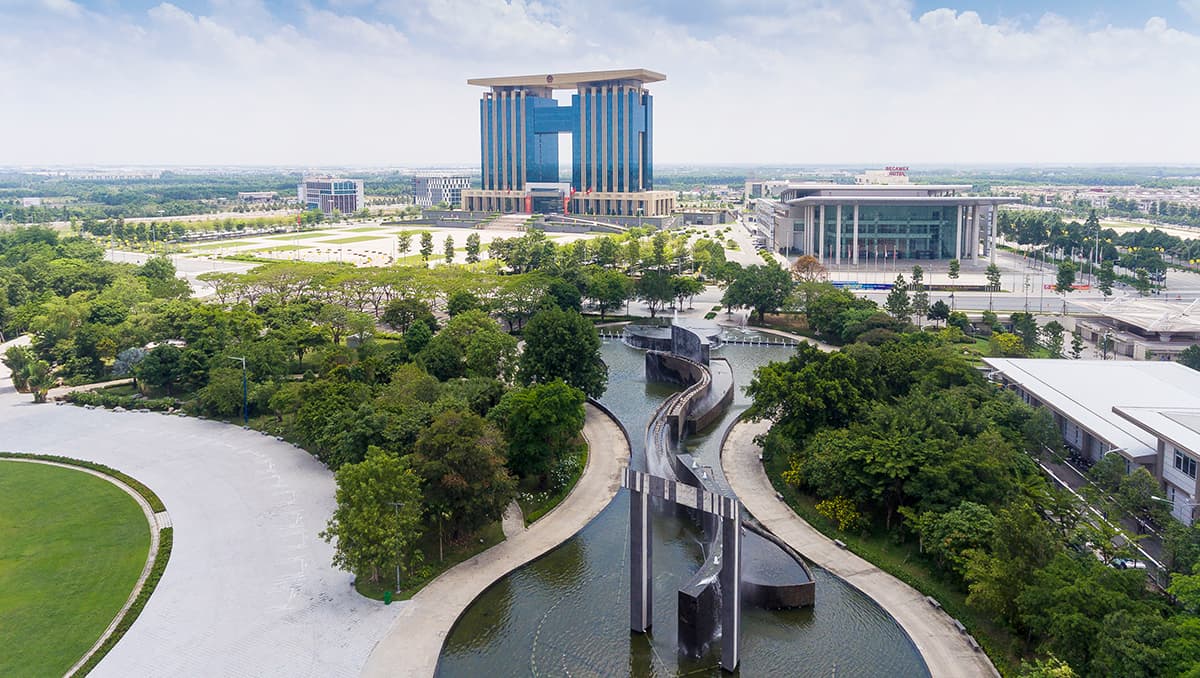 Xây dựng tỉnh Bình Dương thành trung tâm công nghiệp phát triển