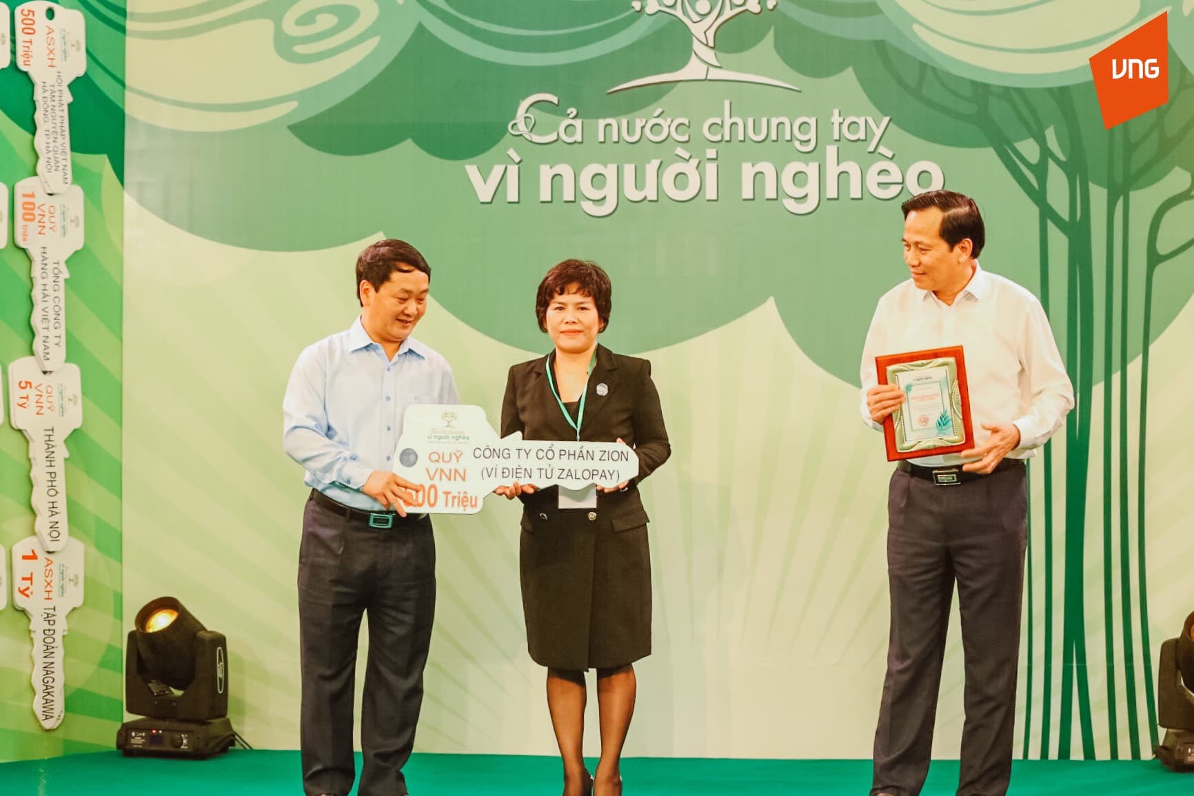 Hỗ trợ quỹ “Vì người nghèo” và an sinh xã hội