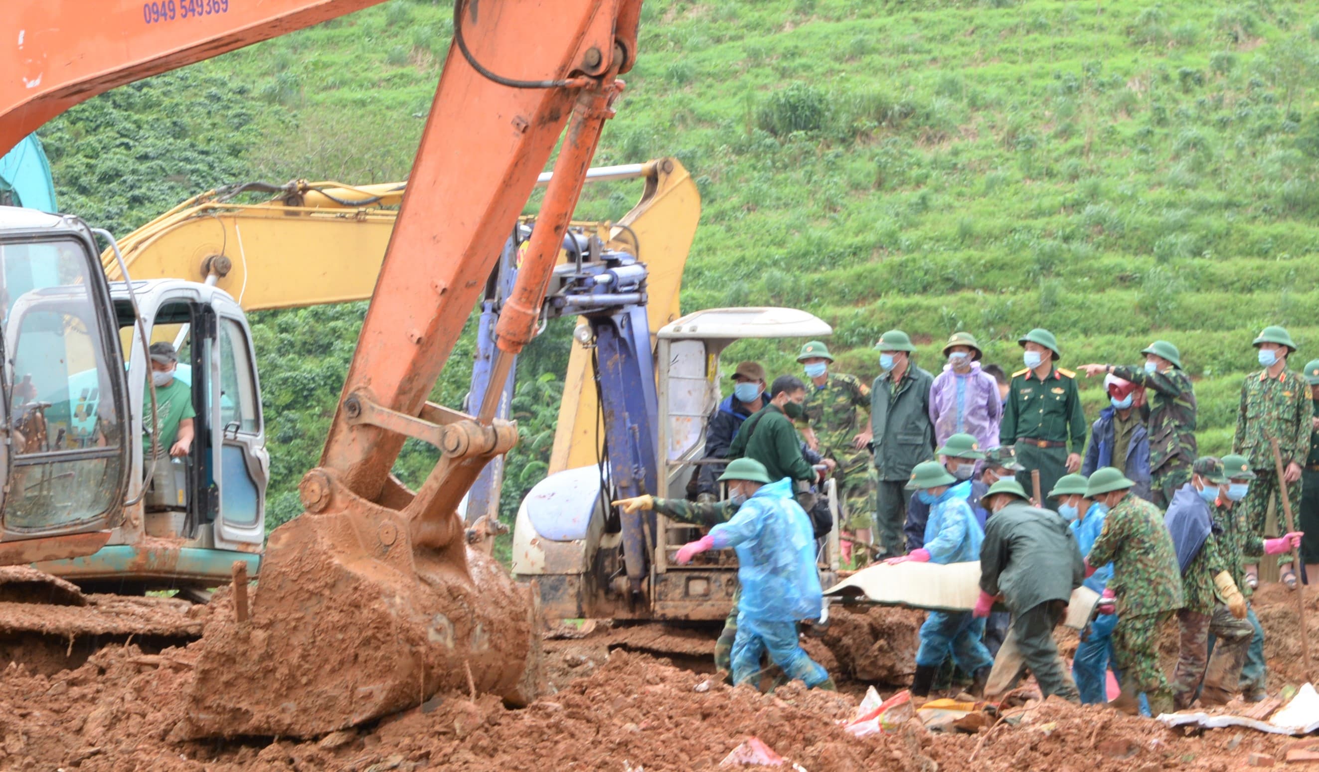 Tìm đồng đội trong vô hạn xót xa...
