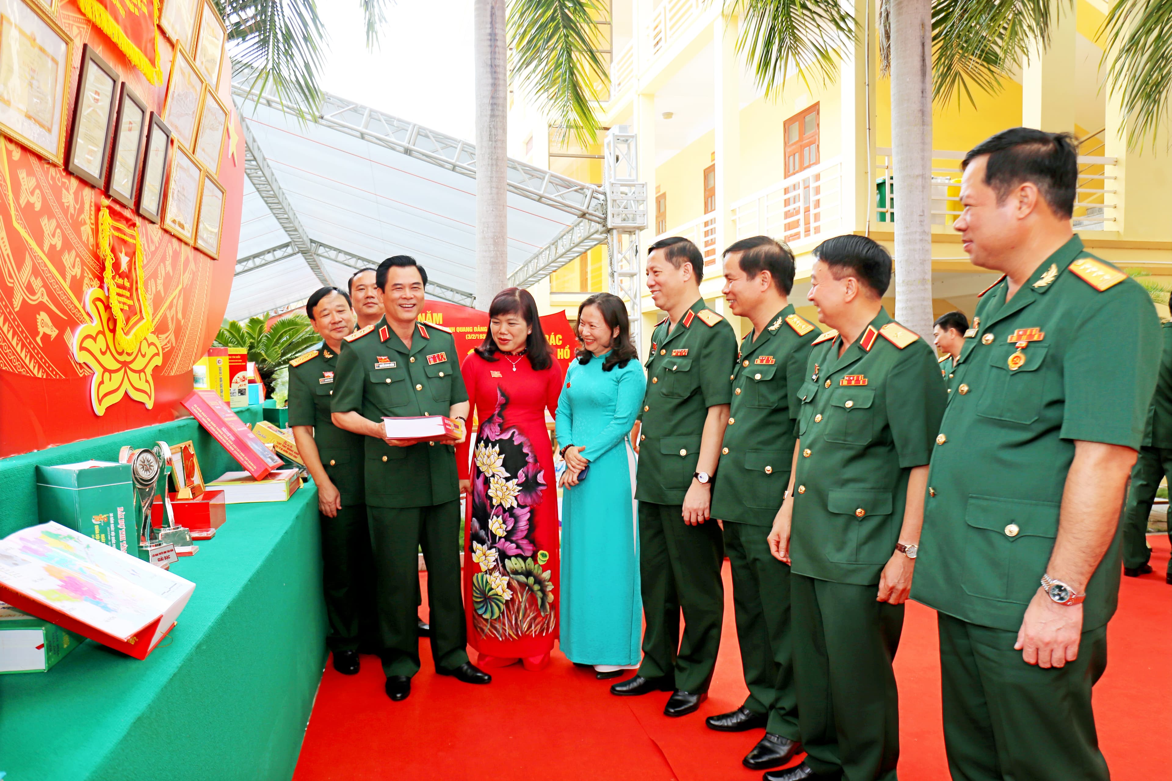 Vận dụng linh hoạt những bài học kinh nghiệm trong lãnh đạo xây dựng lực lượng vũ trang